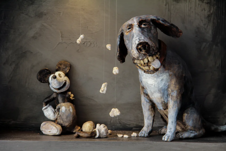 Revenge close-up — ceramic and mixed-media sculpture by Steve Jones